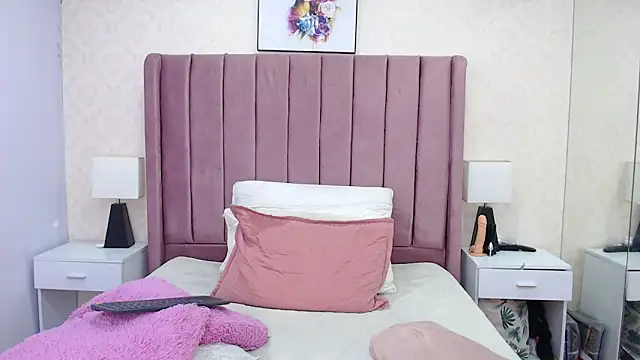 AriannaAdames online show from April 21, 2:35 pm