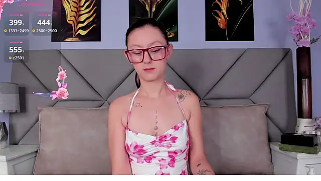 Snapshot of samara_goals chatting on September 24, 11:42 am samara goals online show from September 24, 11:42 am