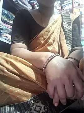 Snapshot of indianhotwife639 chatting on September 9, 8:58 am indianhotwife639 online show from September 9, 8:58 am