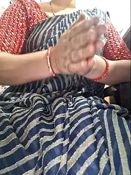 indianhotwife639 online show from March 30, 11:32 am