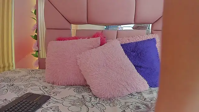 Mila grace  online show from April 25, 6:27 pm