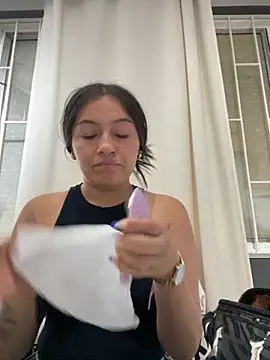 Alyha Cortes online show from November 4, 12:21 pm