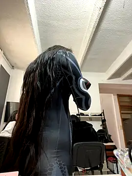 Alyha Cortes online show from October 31, 2:10 pm