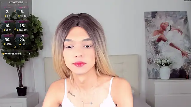 MadonnaRossi online show from April 22, 1:41 pm