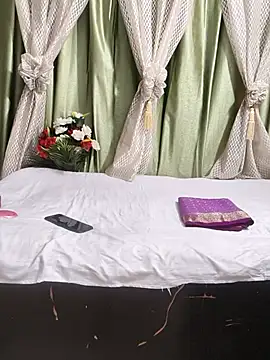 Shalu G online show from July 17, 2:32 pm