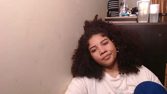 Snapshot of madelene chatting on September 16, 4:42 am madelene online show from September 16, 4:42 am