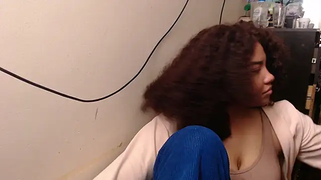 madelene online show from April 19, 3:39 am