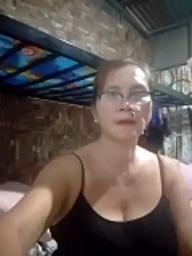 SexyHottMom online show from April 23, 8:55 am