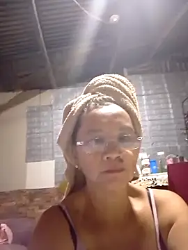 Snapshot of SexyHottMom chatting on September 10, 1:11 pm SexyHottMom online show from September 10, 1:11 pm