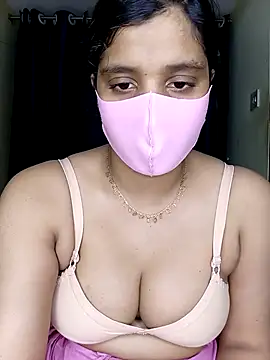 Rose-luckey online show from March 5, 6:15 pm