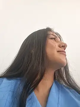 CAROLINE  07 online show from January 9, 2:21 pm