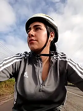 CAROLINE  07 online show from April 24, 12:30 pm