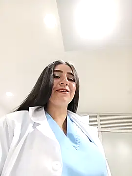 CAROLINE  07 online show from April 25, 1:52 pm