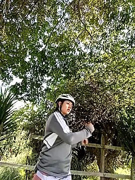 CAROLINE  07 online show from April 22, 1:52 pm