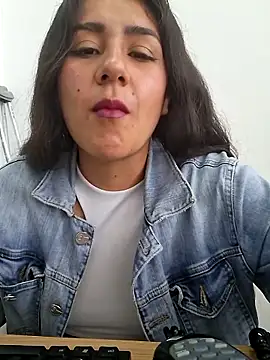 CAROLINE  07 online show from November 20, 2:40 pm