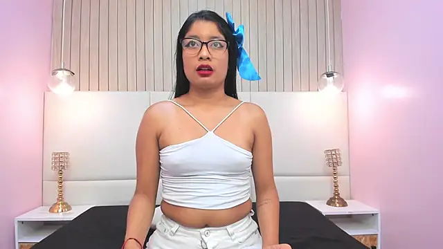 MelanyWayne  online show from April 21, 5:20 pm