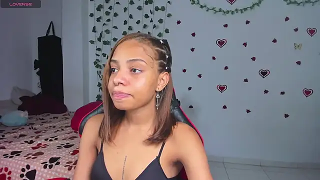 yumi hanna online show from April 27, 1:57 am