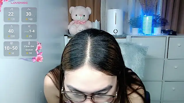  Jenniyah  online show from November 9, 1:40 pm