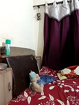 MEERAcle online show from March 13, 4:41 pm