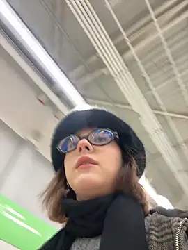 Only April online show from December 5, 8:03 am