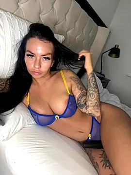 BELLABLACKXUK online show from November 6, 11:05 am