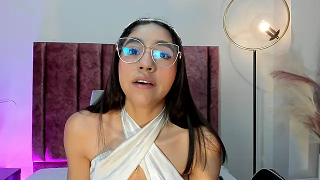 IvyJhons online show from December 15, 11:59 am