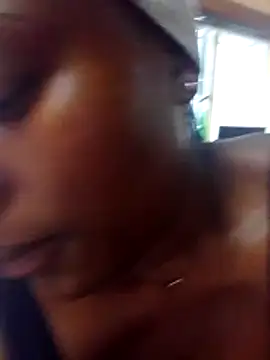 Snapshot of MrsMxx25 chatting on October 11, 11:58 am MrsMxx25 online show from October 11, 11:58 am