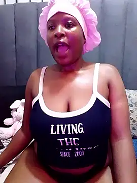 Snapshot of MrsMxx25 chatting on October 19, 8:22 pm MrsMxx25 online show from October 19, 8:22 pm