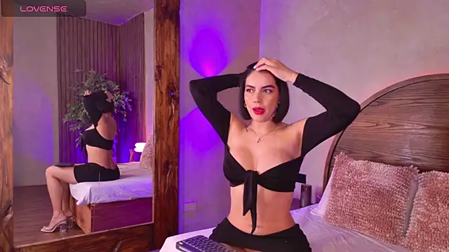 renata black  online show from April 23, 10:44 am