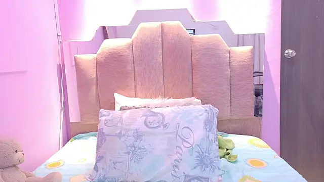 AndreaSweet2 online show from April 27, 8:28 pm