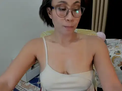 sweetkaley online show from April 22, 3:47 am