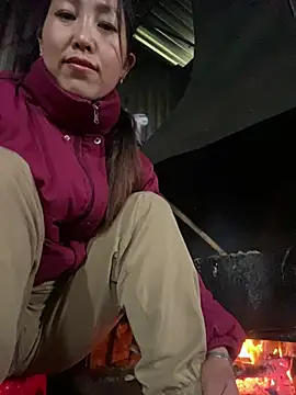 Huong-Ly online show from February 3, 7:35 am