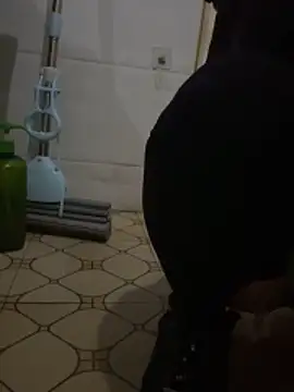 crhong666 online show from February 24, 12:54 am