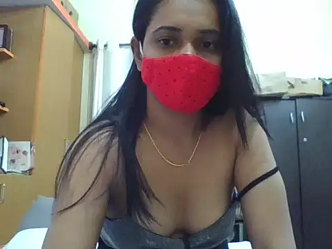 Curvyqueenz online show from December 18, 5:50 pm