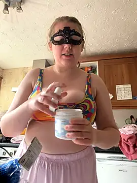 Snapshot of Missmissymee chatting on September 24, 12:59 pm Missmissymee online show from September 24, 12:59 pm