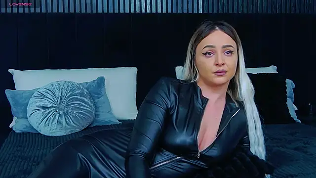 wickeddenise online show from October 24, 3:41 pm