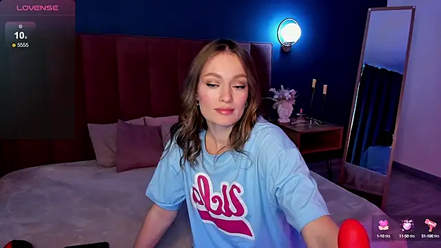 EvelynPoole online show from October 14, 5:21 am