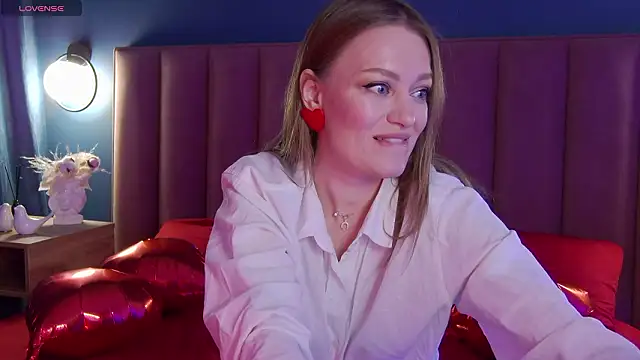 EvelynPoole online show from February 13, 2:24 am