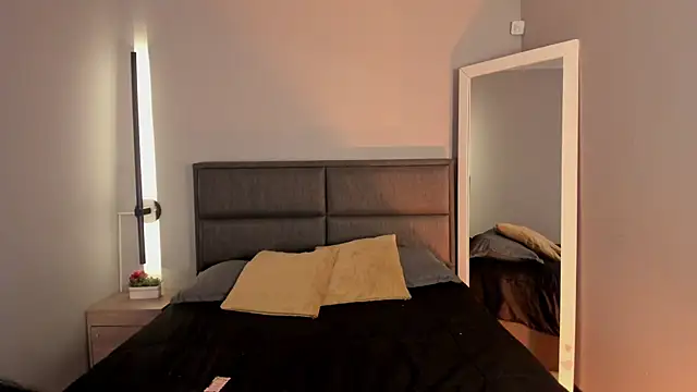 Emma  clark  online show from April 7, 8:55 pm