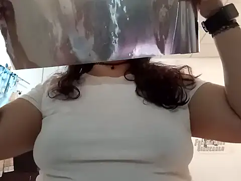Snapshot of Kitty_WetXxX chatting on October 16, 1:08 am Kitty WetXxX online show from October 16, 1:08 am