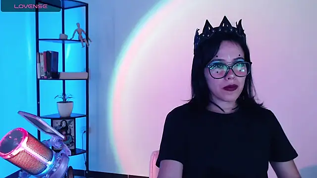 girldom online show from November 11, 3:53 pm