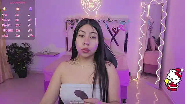 ZURY TAY online show from December 15, 11:48 am