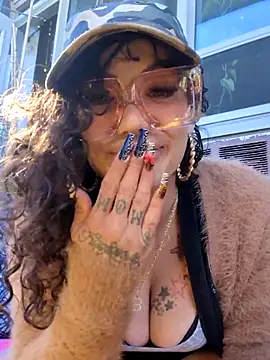Av3ryyBe3 online show from June 23, 12:36 pm