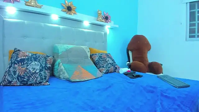 neferet opal online show from December 22, 1:20 am