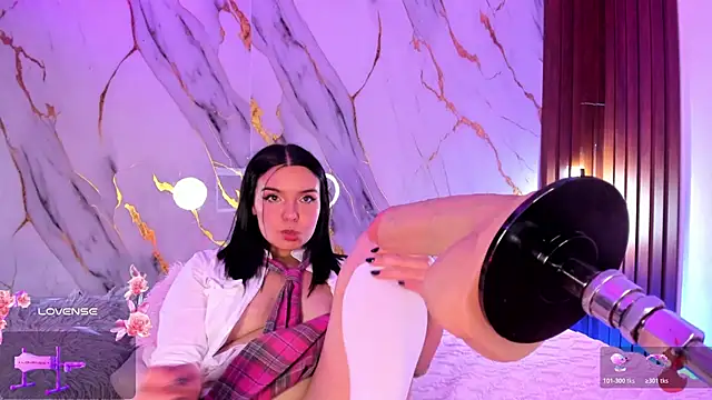 alicecute77 online show from April 28, 2:27 am