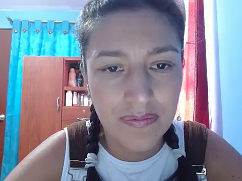 SarahFriendly online show from June 23, 3:32 pm
