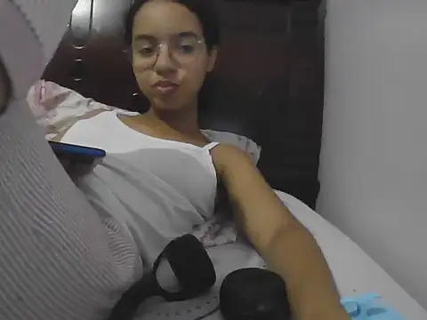 BabygirlCaramelo online show from October 3, 12:27 am