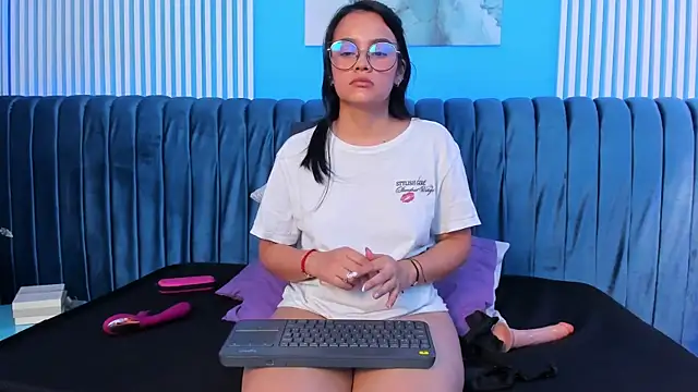 ariannaliss online show from December 22, 7:39 pm