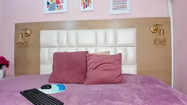 Snapshot of sofiagomez__ chatting on October 1, 7:30 pm sofiagomez online show from October 1, 7:30 pm