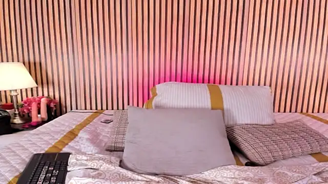 keeyla stone online show from October 16, 10:23 pm